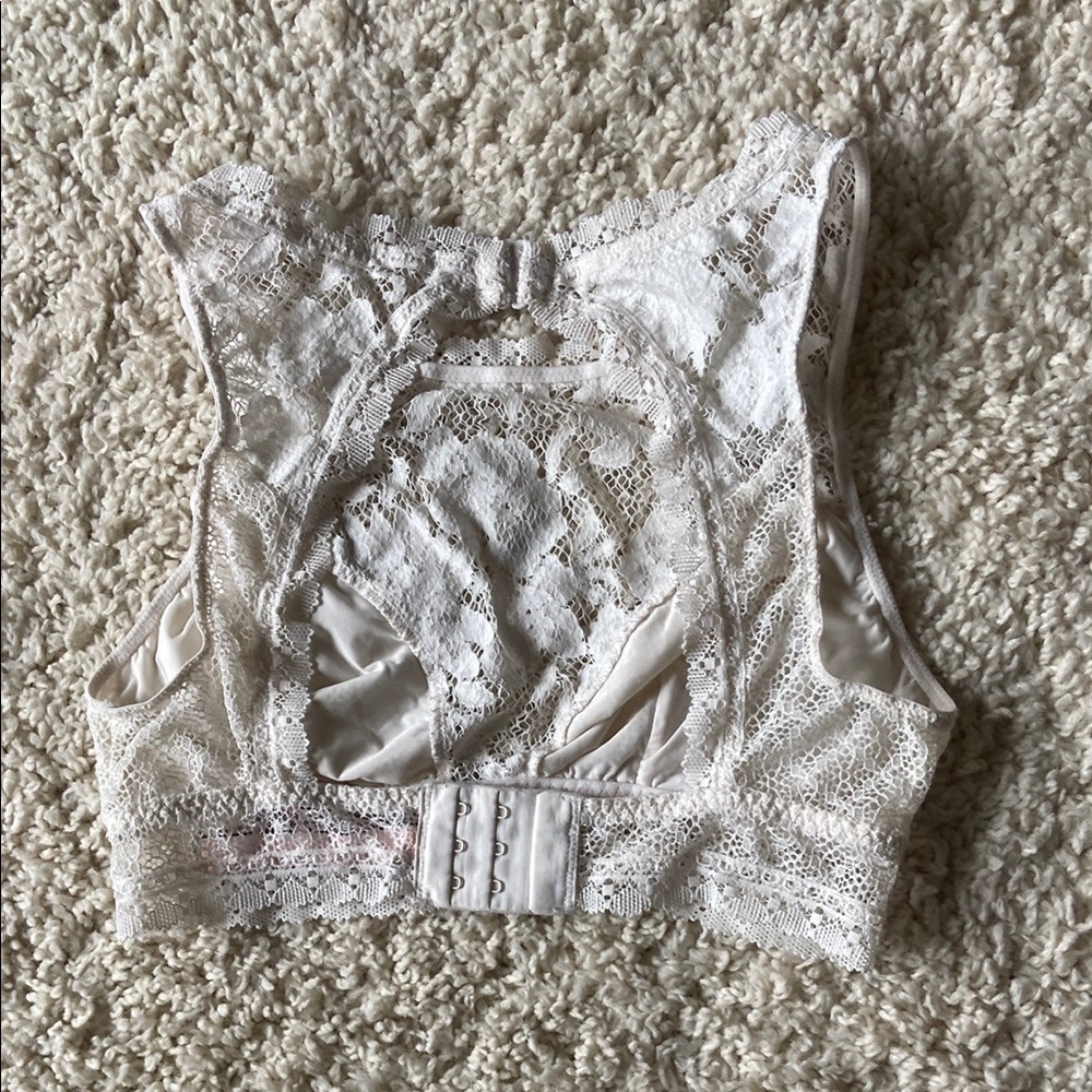 Lace bra - Picture 3 of 3